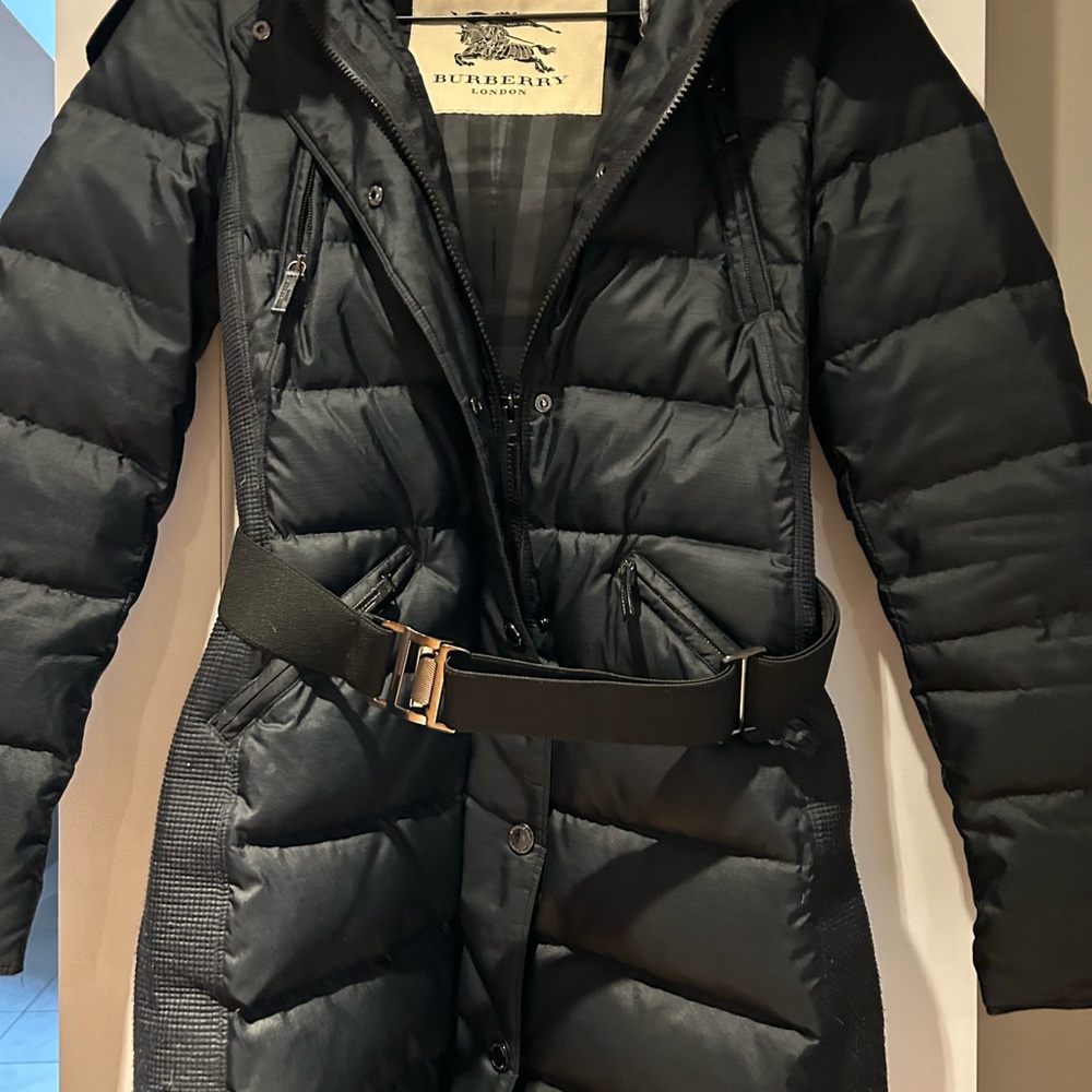 Burberry Black Abbeydale Down Puffer Coat
Small